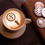 Logo kryptomeny Ripple (XRP) s digitálnym grafom znázorňujúcim rastové hodnoty.